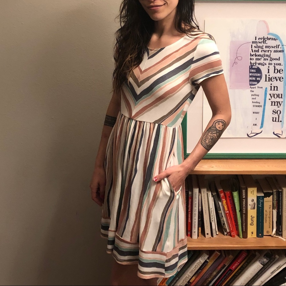 IJOAH Fit and Flare Dress - Size Small - Pockets!
